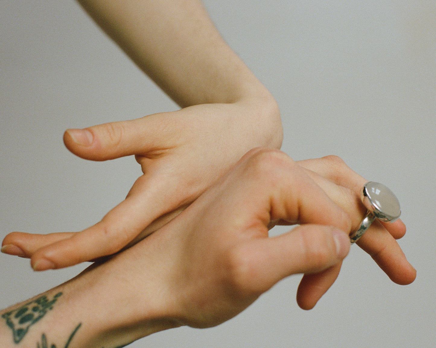 Bague Oiseau en Agate Blanche