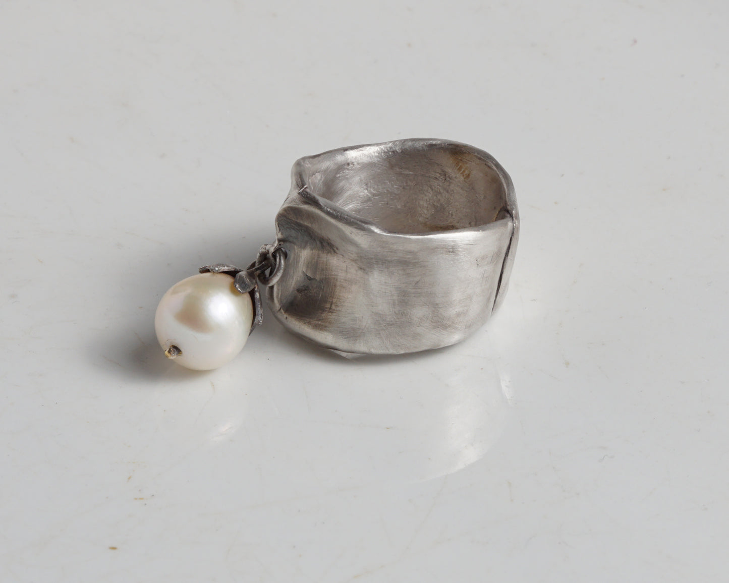 Organic Form Pearl Charm Ring