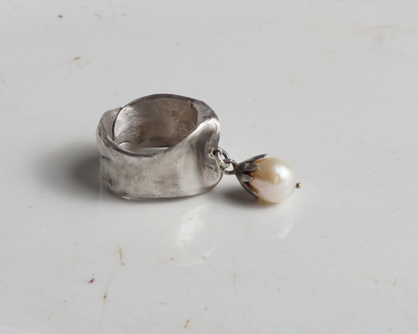Organic Form Pearl Charm Ring