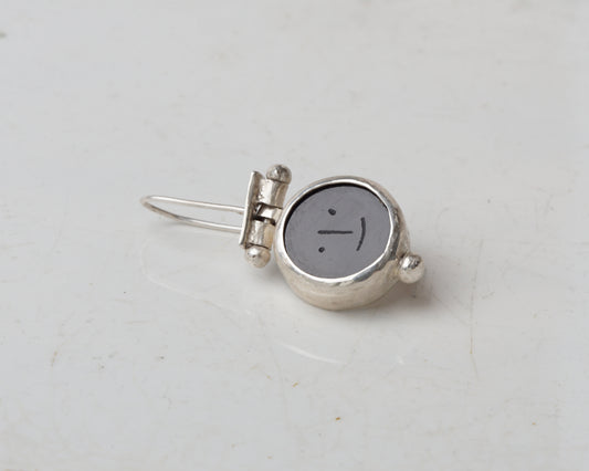 Face 404 earring