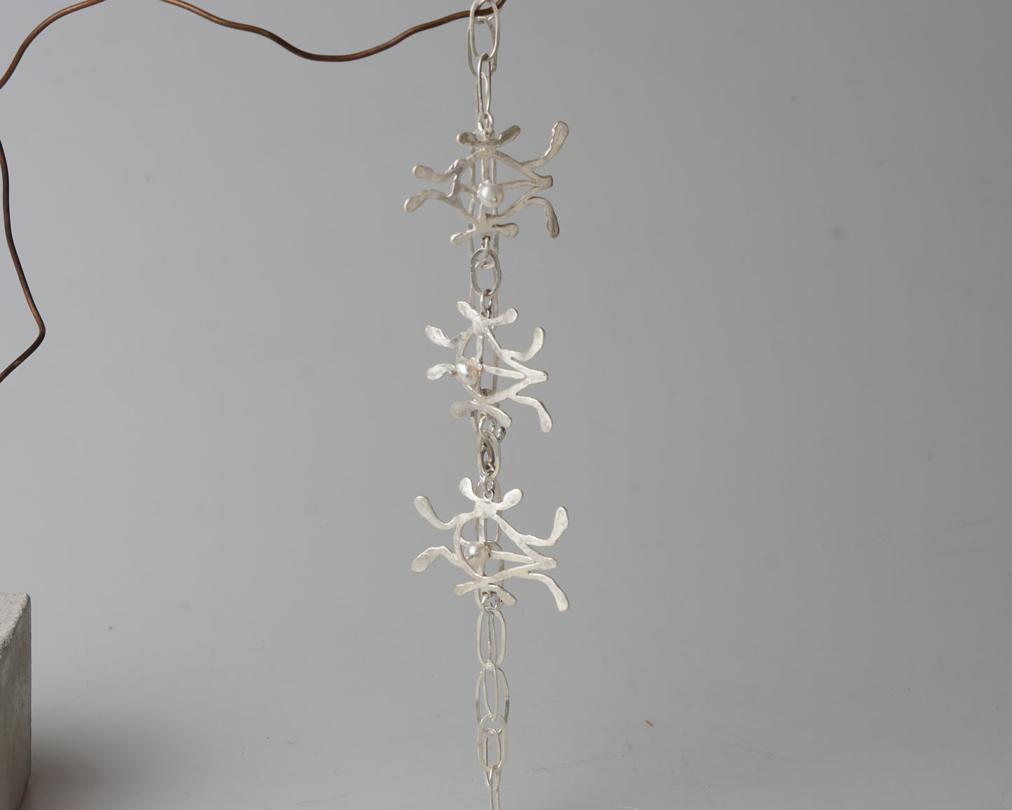 Openwork neklace