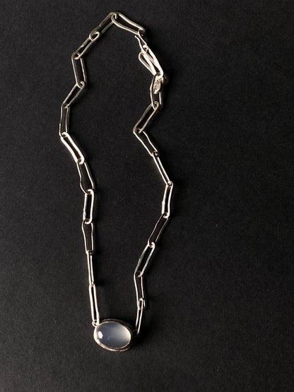 Collier en argent avec agate irrégulière