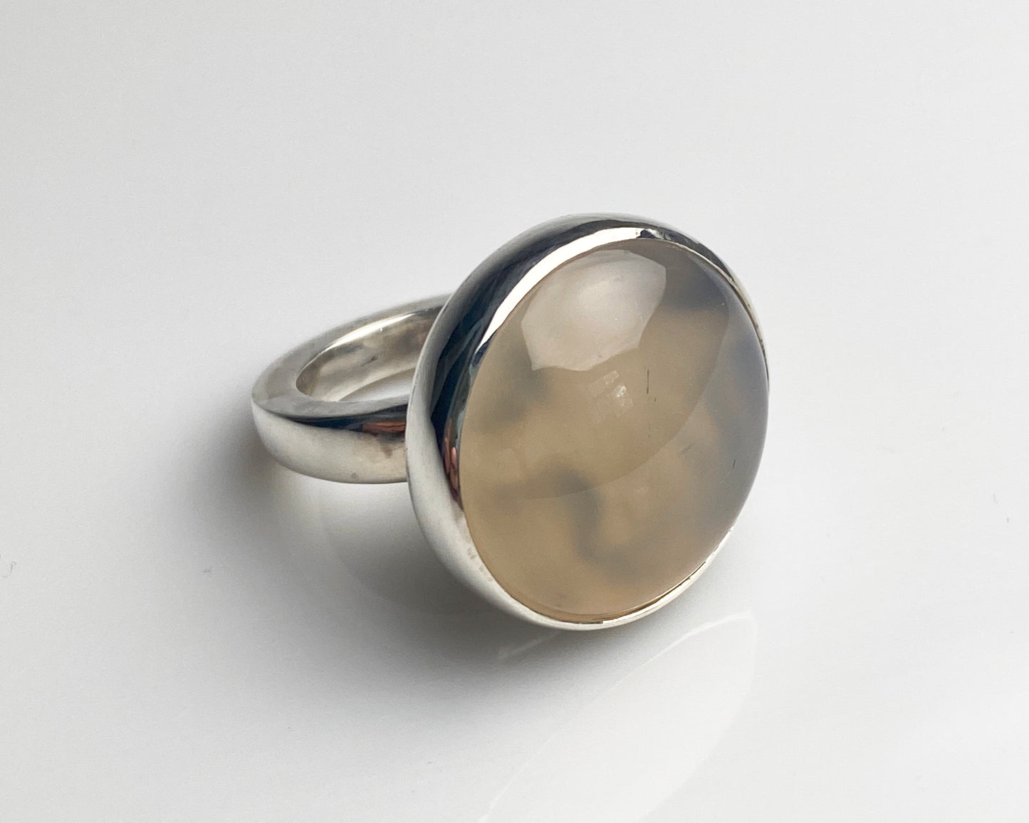 Bague Oiseau en Agate Blanche