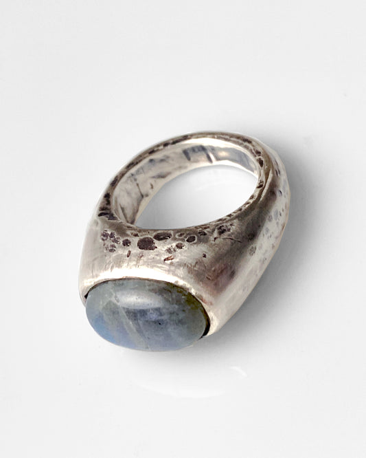 Bague massive en labradorite