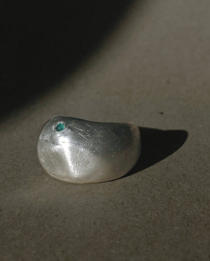 Bague baleine avec émeraude